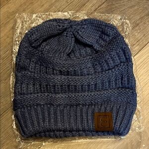 CC BEANIE knit new in bag
